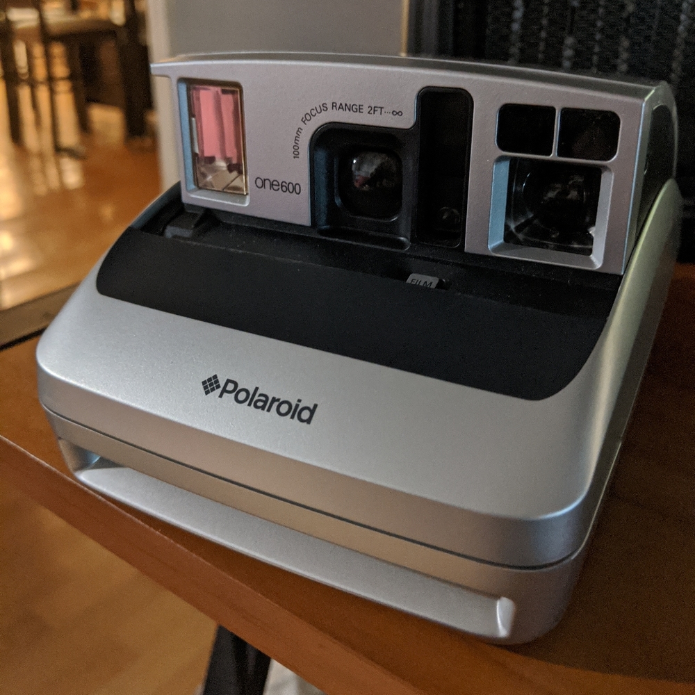 Polaroid one600
